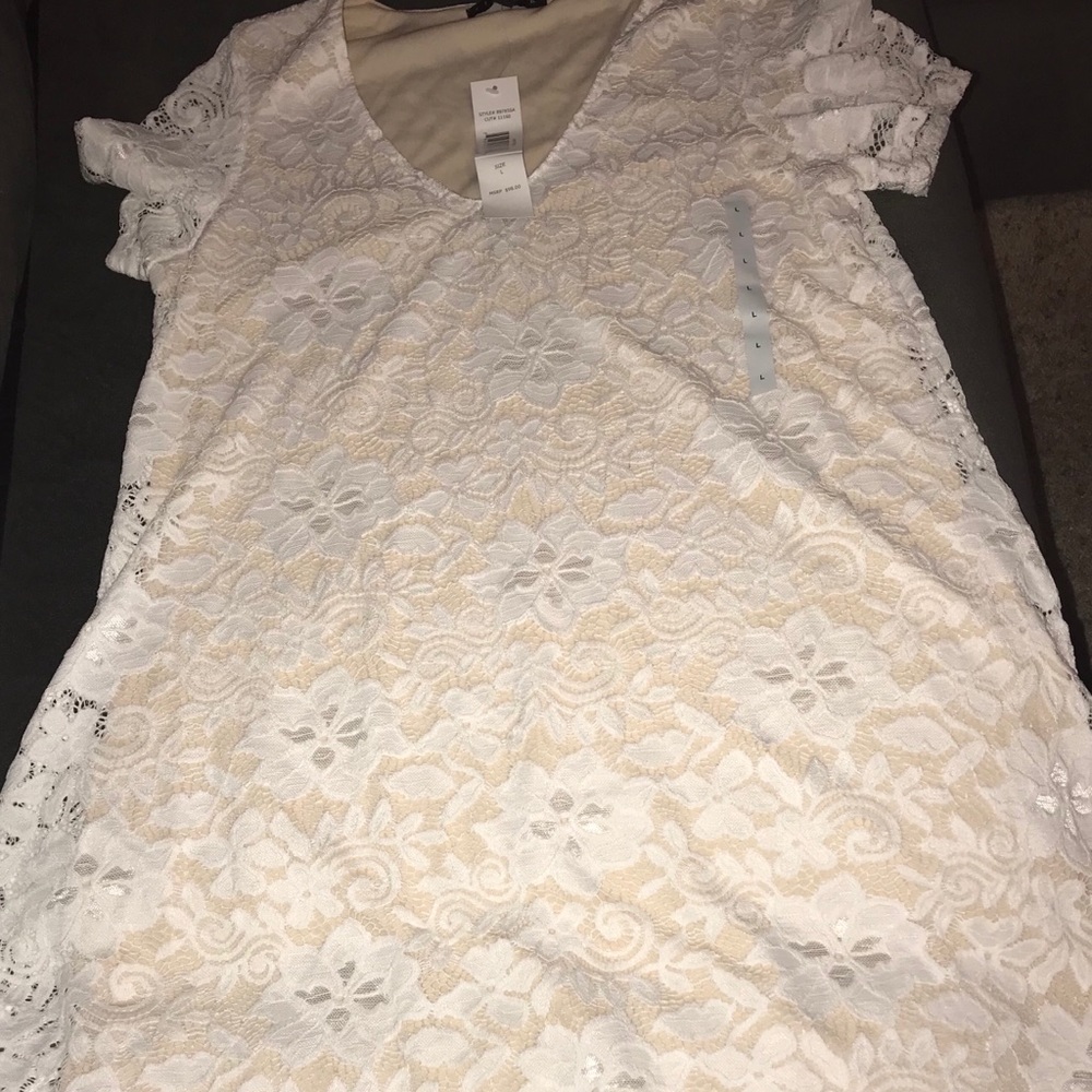 NWT Knee length white lace Tiana B. dress.